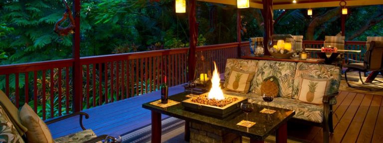 lanai, kona B&B, night fire