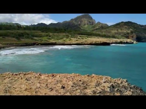 Gillin&#039;s Beach (Mahaulepu Beach) - Kauai Hawaii