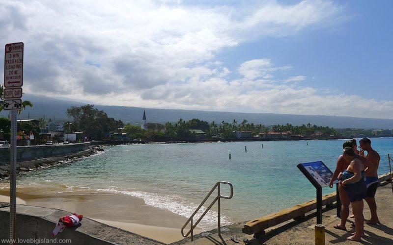 Kaiakeakua beach in Kailua Kona on the Big Island of Hawaii