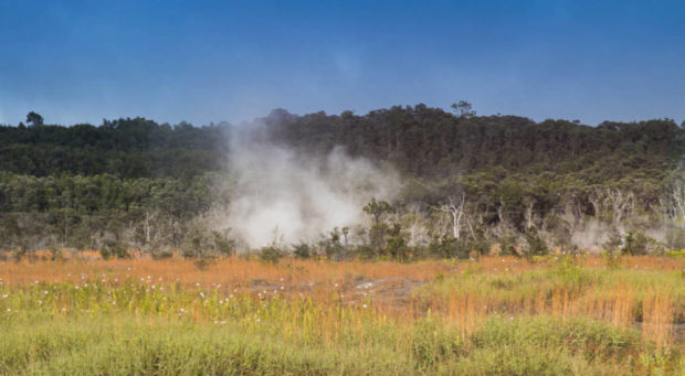 steam coming out of the steam vents in the hawaii volcanoes national park
