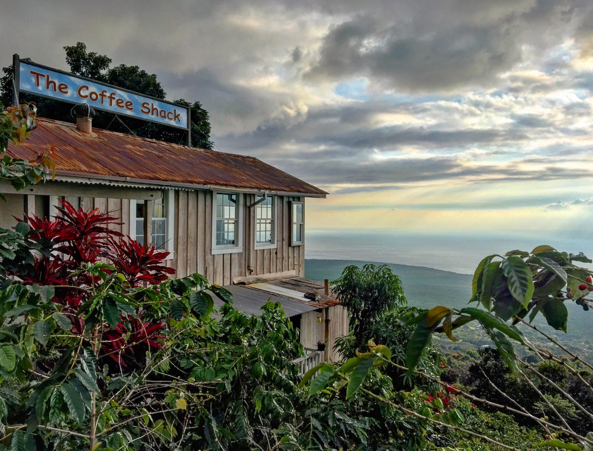 Our Favorite Touristy and Authentic Restaurants in Kailua-Kona