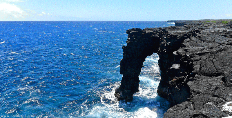 Holei sea arch in the Hawaii Volcanoes National Park