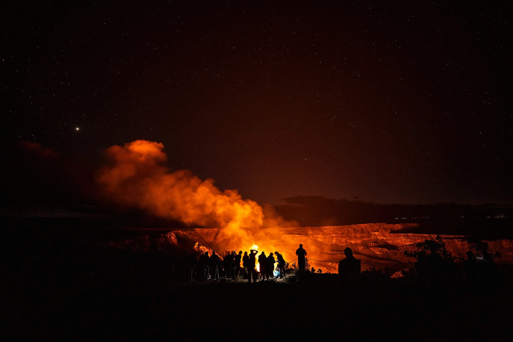 How to See Lava in Hawaiʻi (DIY, Best Tours, and 2024 Updates)