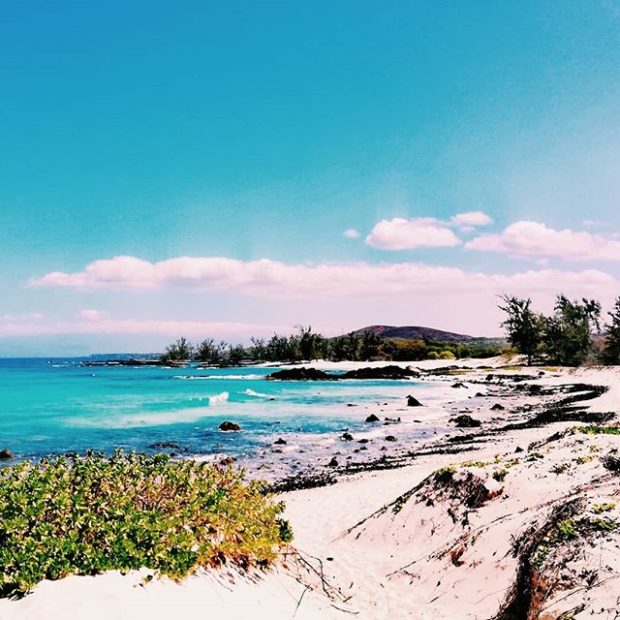 Makalawena beach