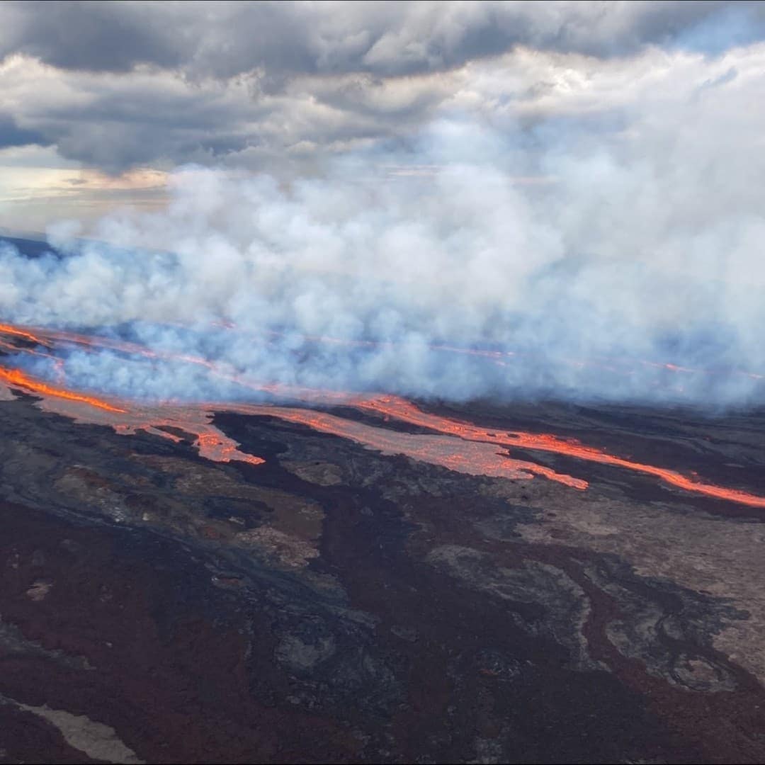Mauna Loa Updates: Mauna Loa is erupting!