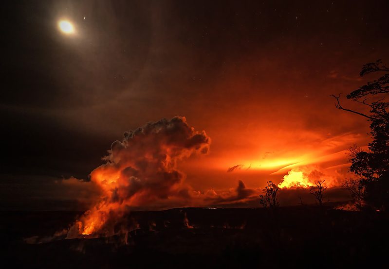 volcanic glow from the kilauea and mauna loa volcanoes in the dark
