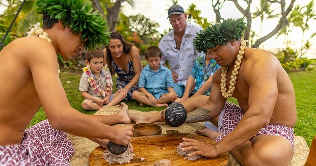 Poi making demonstration at the Artisan Village pre-show, Feast & Fire Lūʻau Kona