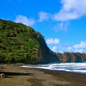 Pololu black sand beach