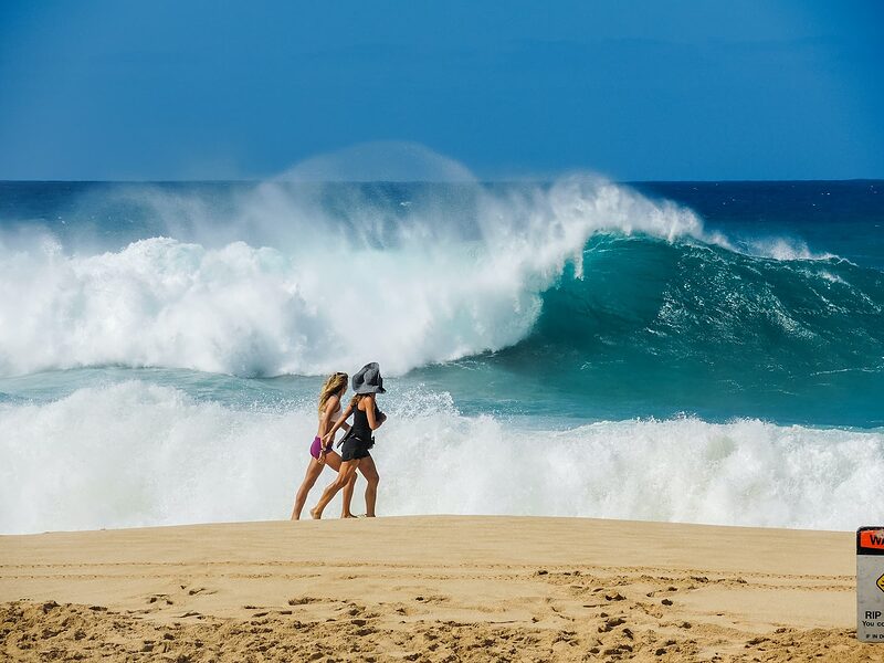 big wave breaking at Pipeline. Haleiwa, Oʻahu, Hawaii